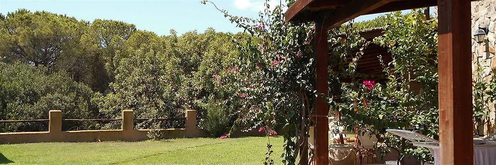 וילסימיוס S'Incantu Resort מלון דירות