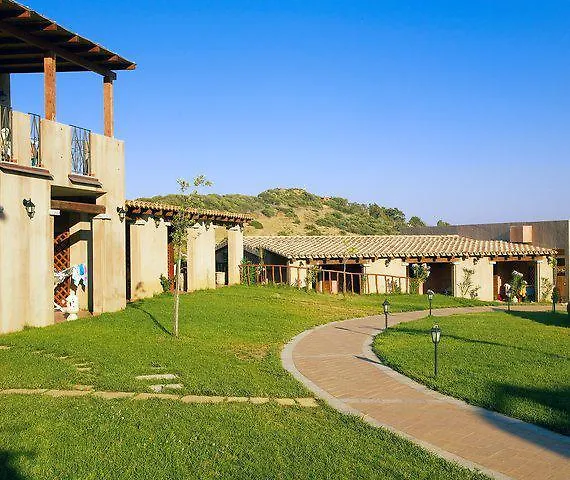 מלון דירות וילסימיוס S'Incantu Resort