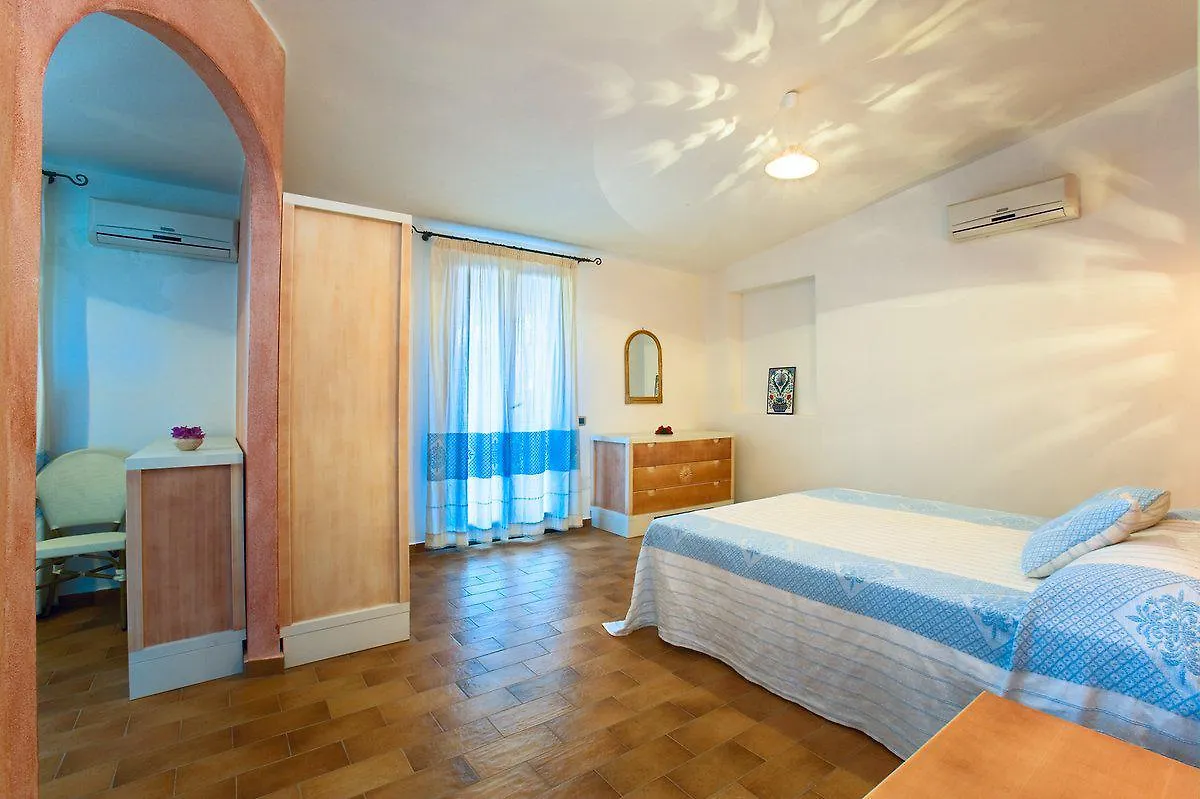*** מלון דירות וילסימיוס S'Incantu Resort איטליה