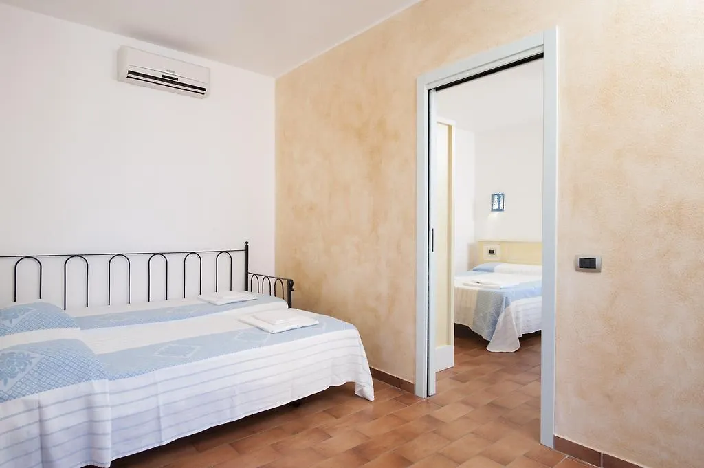 וילסימיוס S'Incantu Resort מלון דירות