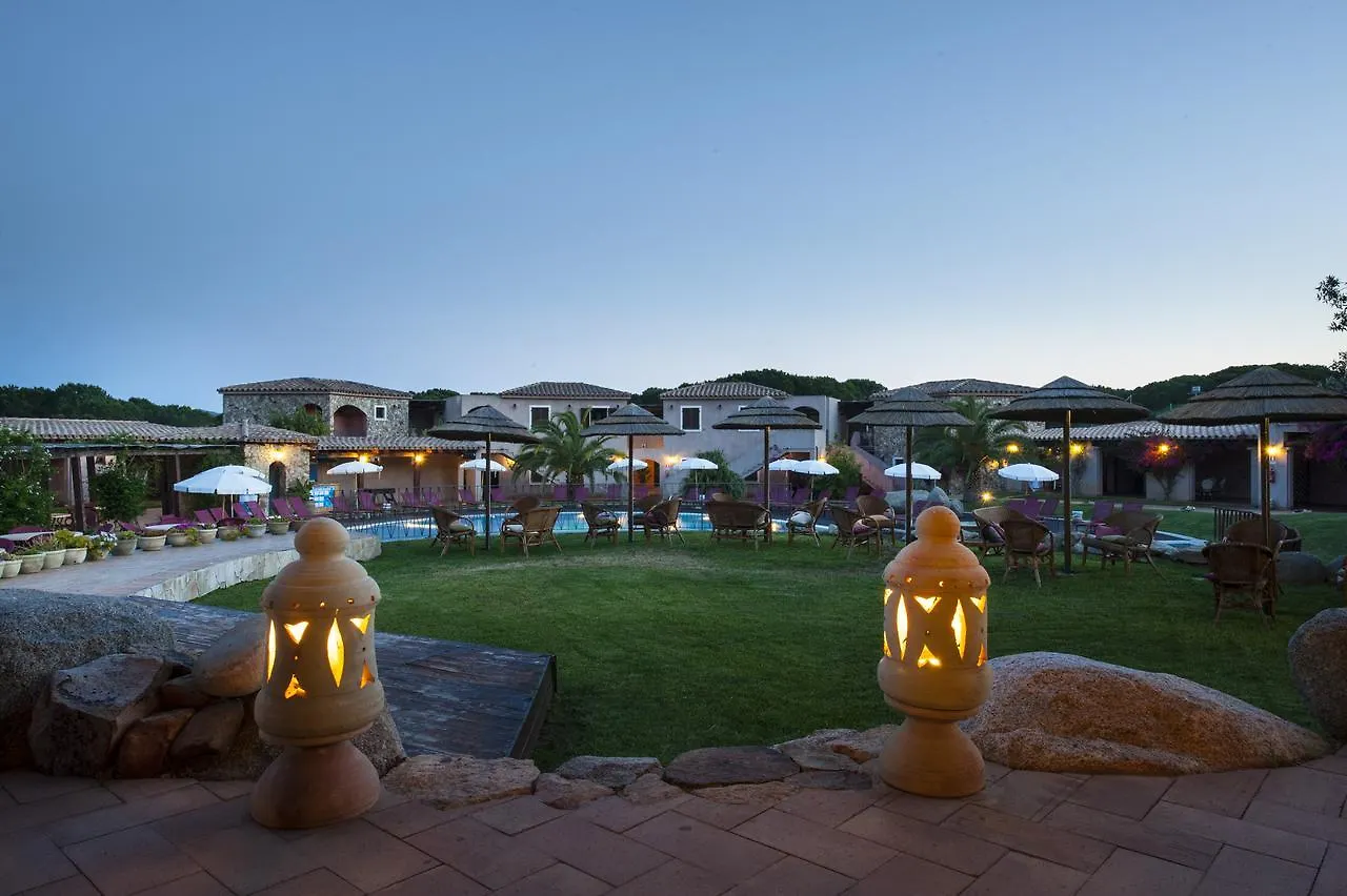 וילסימיוס S'Incantu Resort מלון דירות